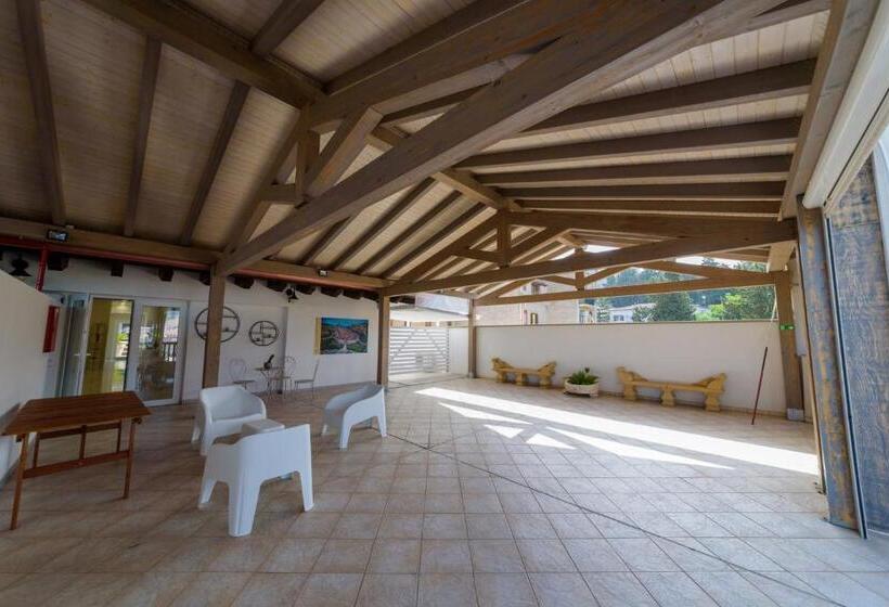 تختخواب و صبحانه Corleone Guesthouse