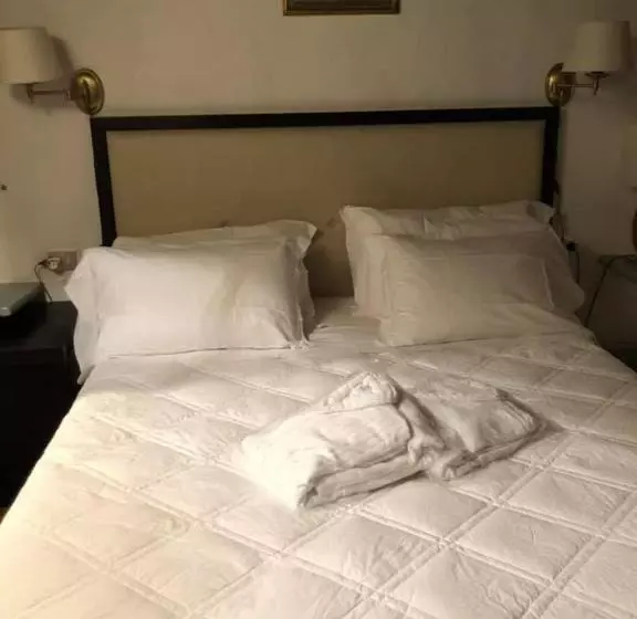 Hotelli Albergo Le Casaline