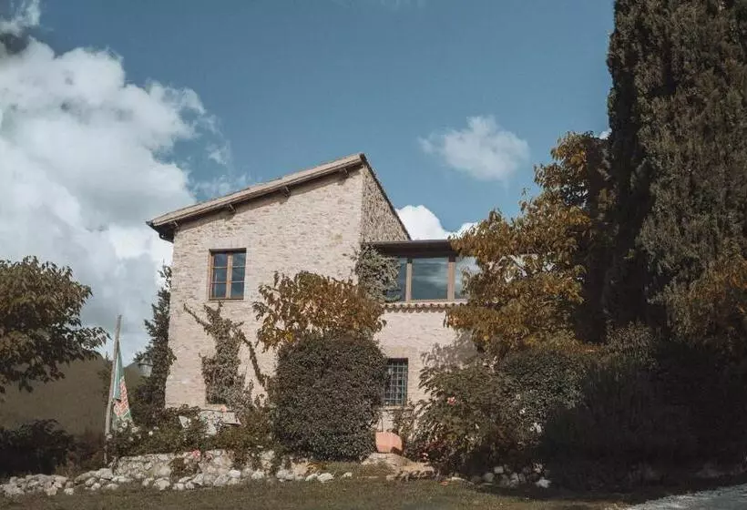 Hotelli Albergo Le Casaline