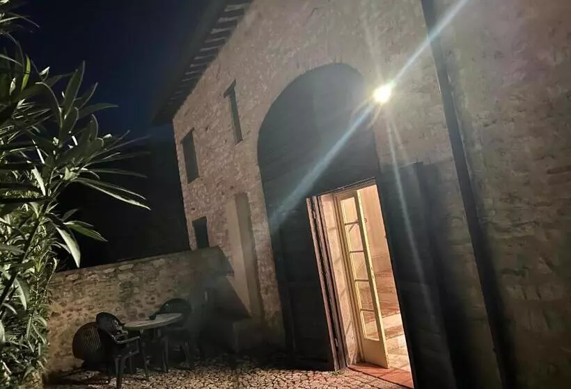 Hotelli Albergo Le Casaline