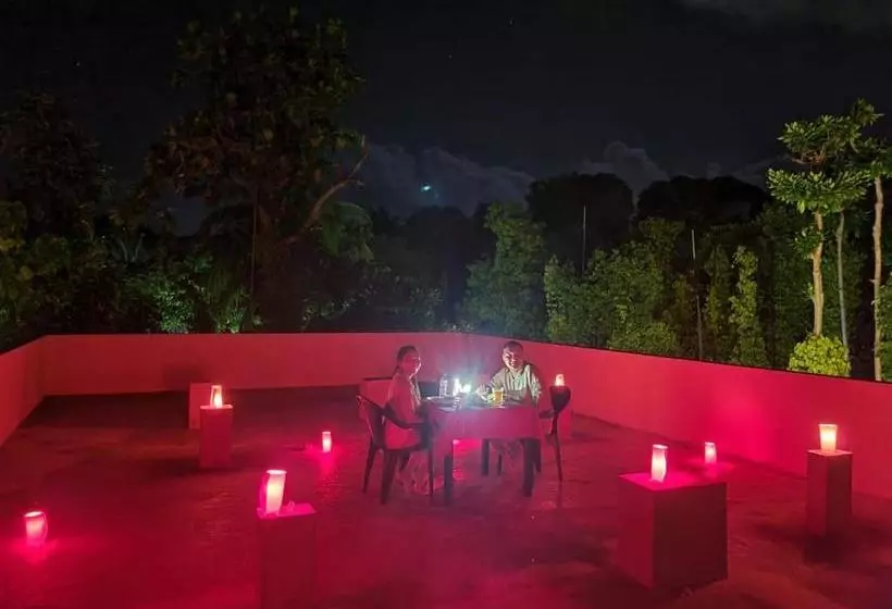 هتل Dhonkamana Stay