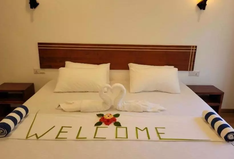 هتل Dhonkamana Stay