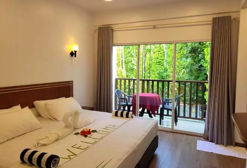 هتل Dhonkamana Stay