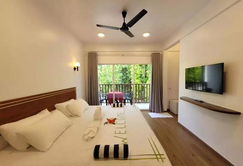 هتل Dhonkamana Stay