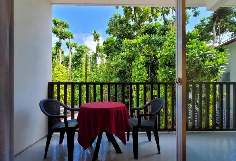 هتل Dhonkamana Stay