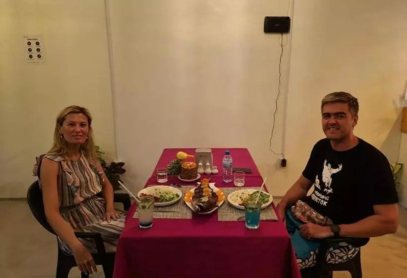 هتل Dhonkamana Stay