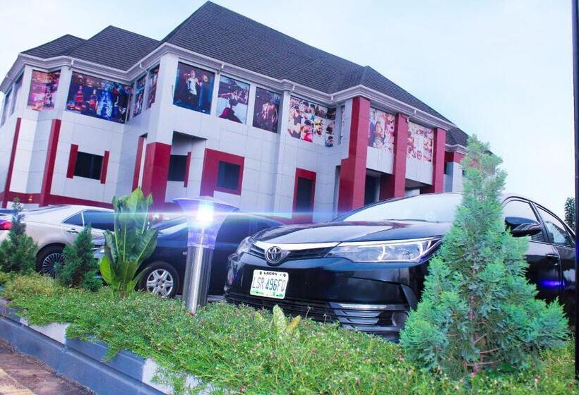 هتل Hilton Leisure Resort