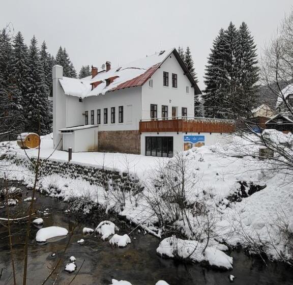 פנסיון Horský Penzion U Splavu