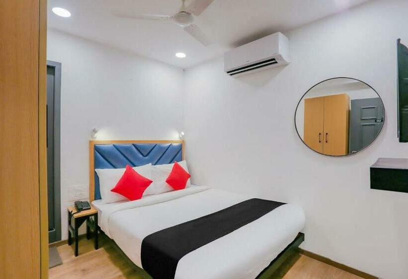 Hotelli Oyo 80681 Oyo Townhouse Mahalakshmi