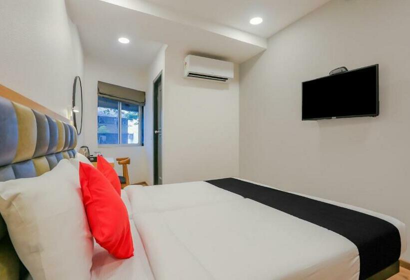 Hotelli Oyo 80681 Oyo Townhouse Mahalakshmi