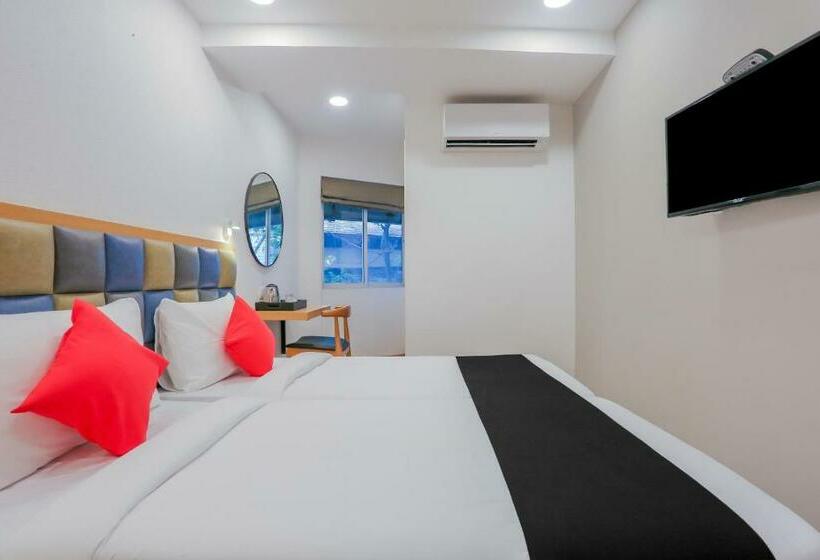 Hotelli Oyo 80681 Oyo Townhouse Mahalakshmi