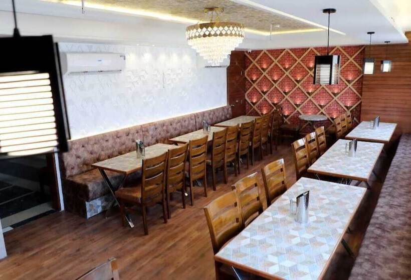 Shrigo Hotel Royal Villa Hall Gate