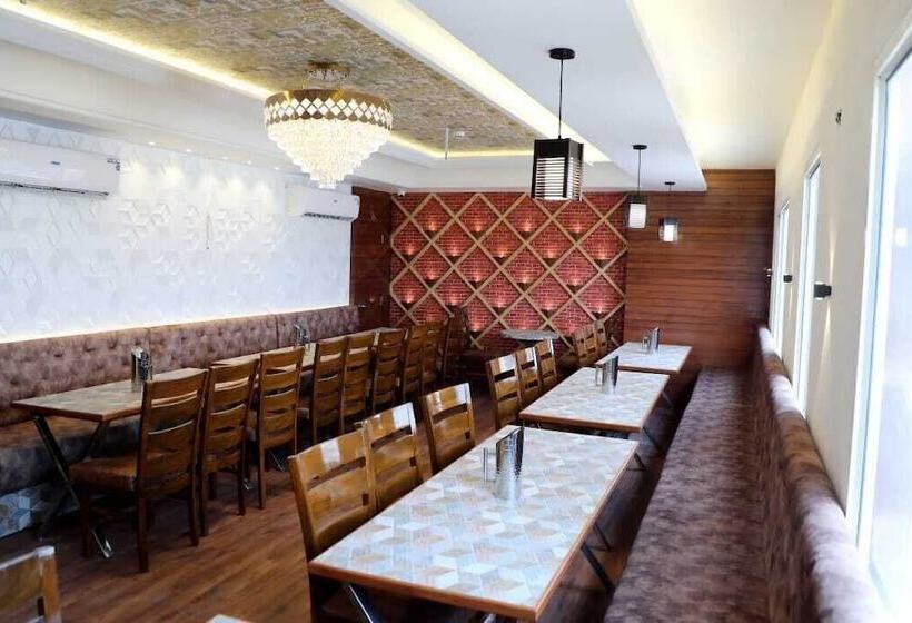 Shrigo Hotel Royal Villa Hall Gate