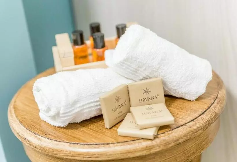 تختخواب و صبحانه Kèramos Luxury Rooms