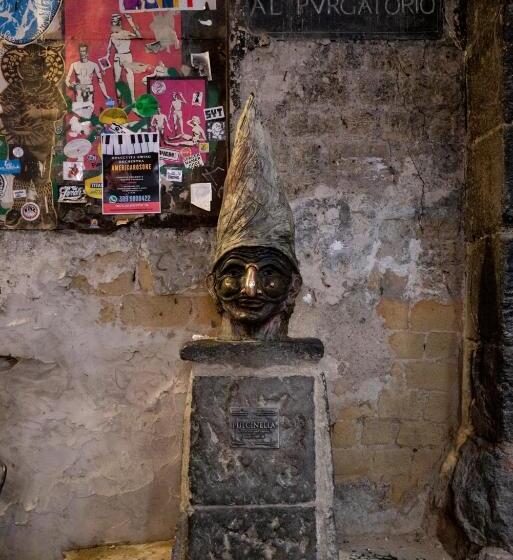 تختخواب و صبحانه Pulcinella Suite