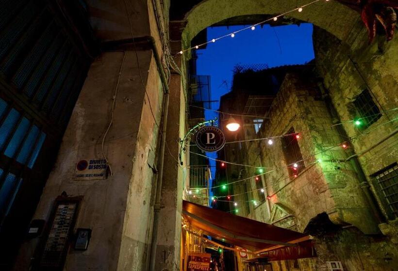 تختخواب و صبحانه Pulcinella Suite