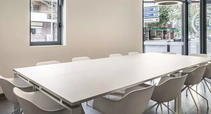 B&b Hotel Lisboa Montijo