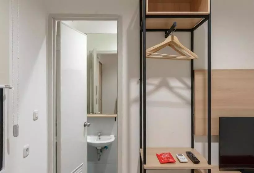 ホテル Reddoorz Near Seasons City Mall 3