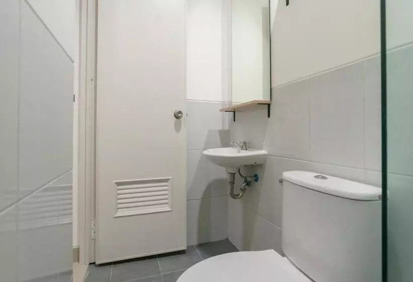 ホテル Reddoorz Near Seasons City Mall 3