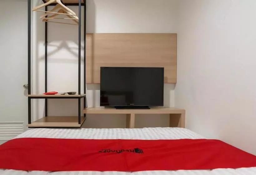 ホテル Reddoorz Near Seasons City Mall 3