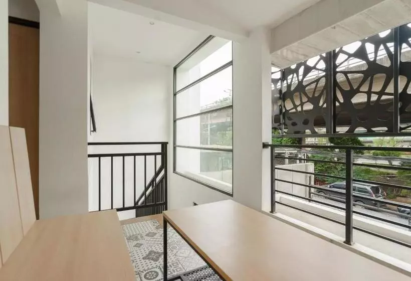 ホテル Reddoorz Near Seasons City Mall 3