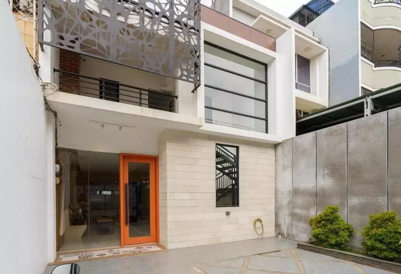 ホテル Reddoorz Near Seasons City Mall 3