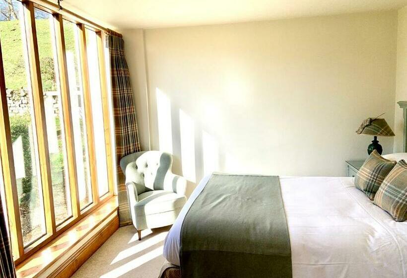 Отель The Sportsman S Arms