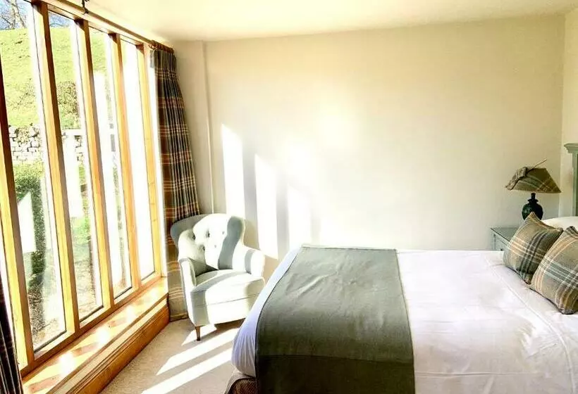 Hotelli The Sportsman S Arms