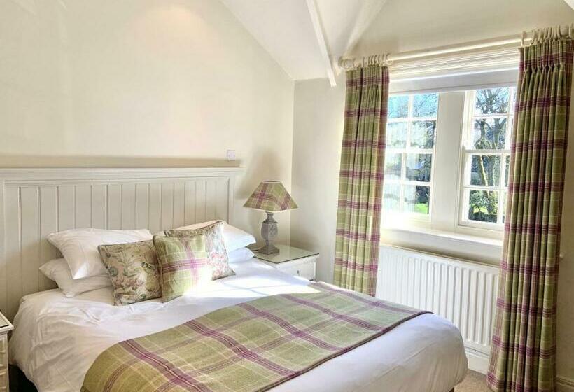 Отель The Sportsman S Arms