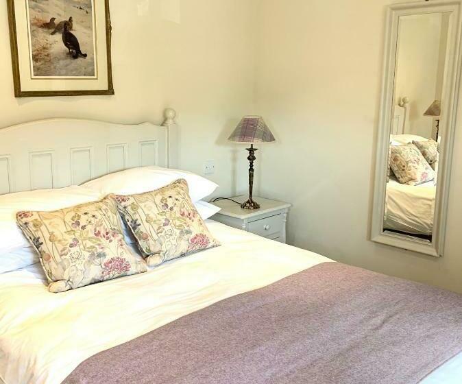 Отель The Sportsman S Arms