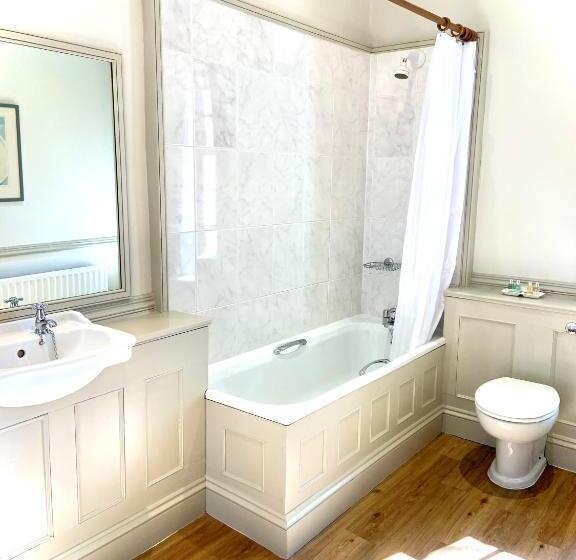 Отель The Sportsman S Arms