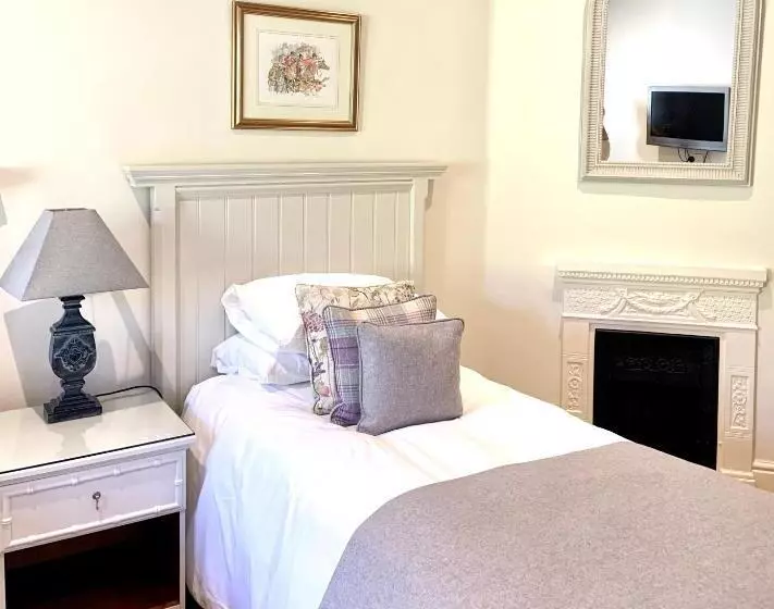 Hotelli The Sportsman S Arms