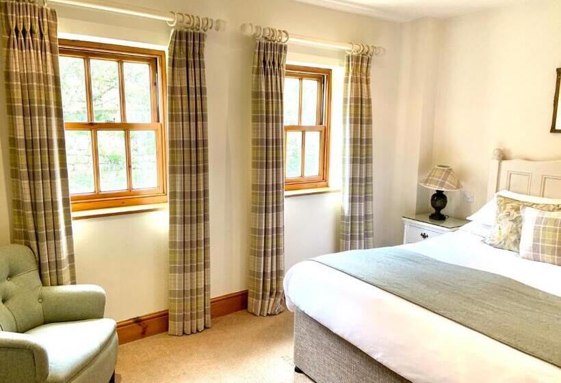 Отель The Sportsman S Arms