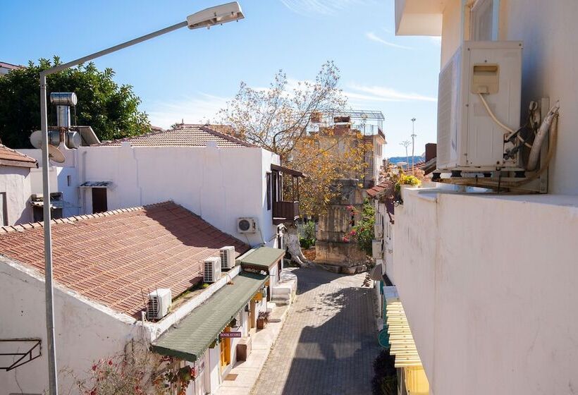 Kuytu Bed & Breakfast