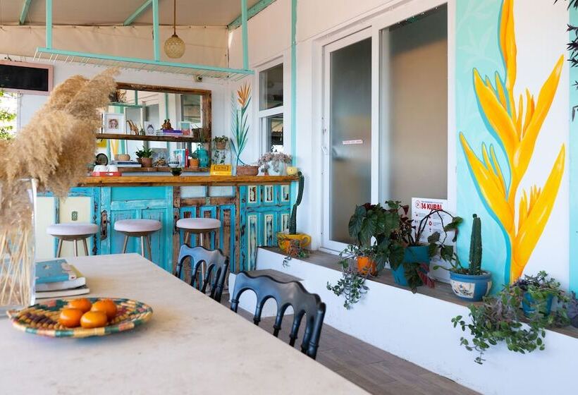 Kuytu Bed & Breakfast