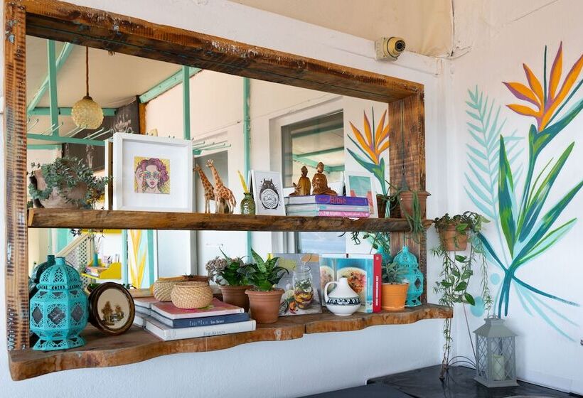 Kuytu Bed & Breakfast