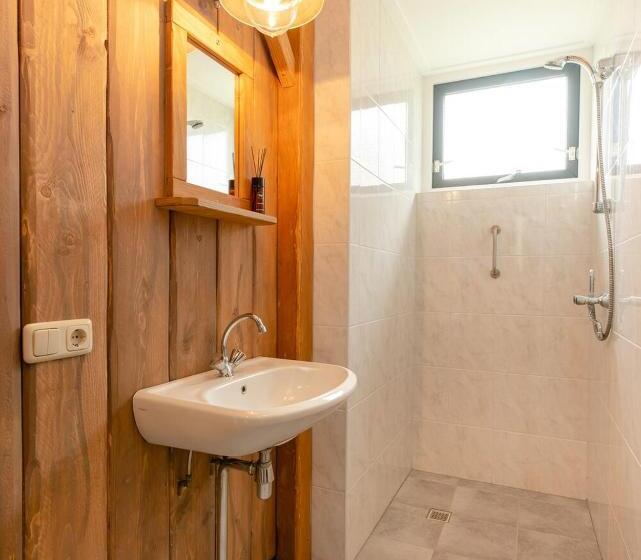 אתר נופש 8 Person Children Bungalow   Theme Farm