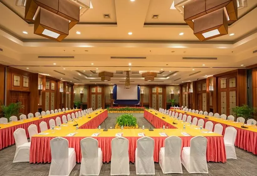 هتل Angkor Miracle Resort & Spa