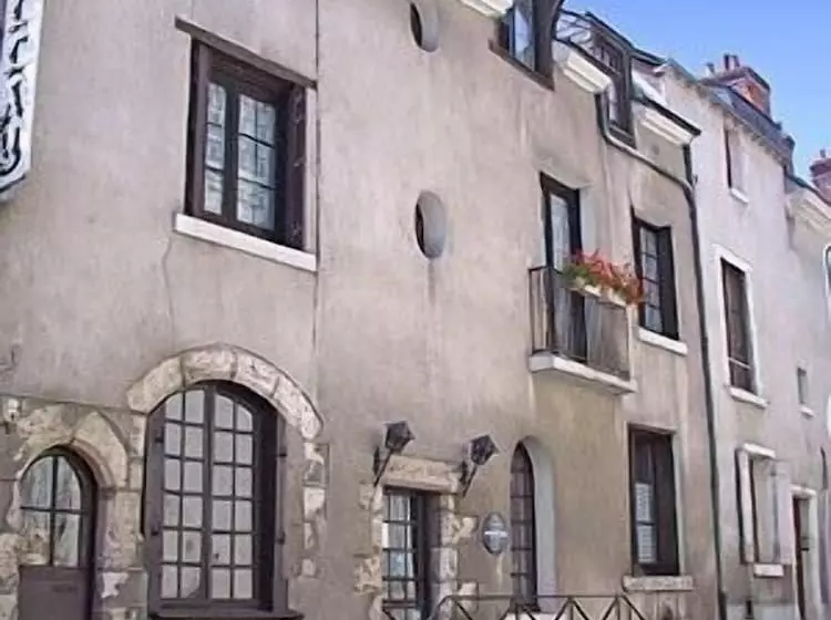 فندق Hôtel Du Bellay