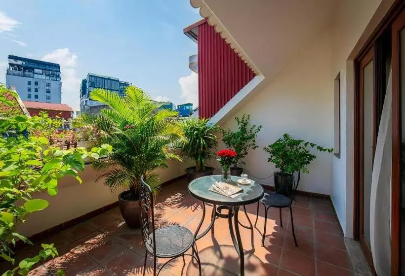 Oriental Suites Hotel & Spa