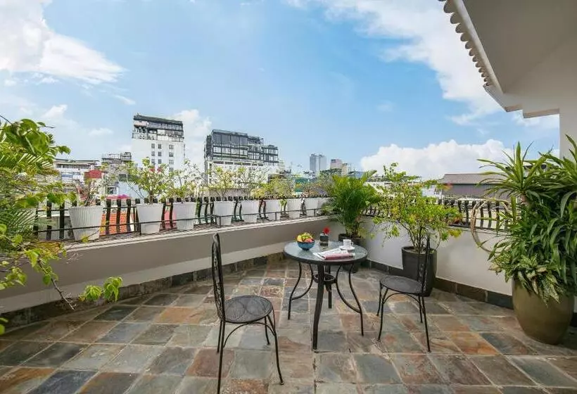 Oriental Suites Hotel & Spa