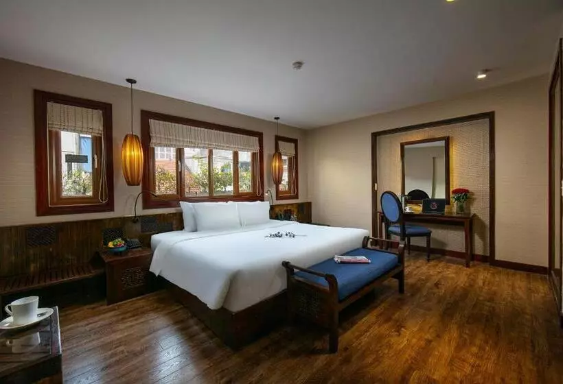 Oriental Suites Hotel & Spa