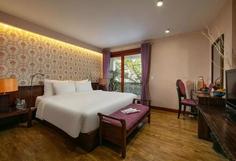 Oriental Suites Hotel & Spa