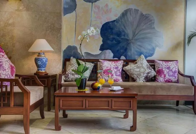 Oriental Suites Hotel & Spa