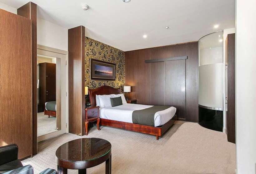 בית מלון כפרי Quality Inn Heritage On Lydiard