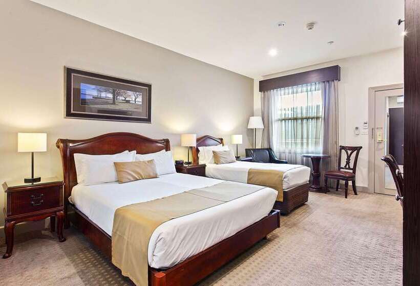 בית מלון כפרי Quality Inn Heritage On Lydiard