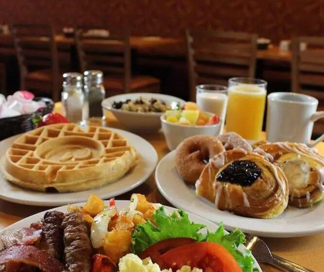 هتل Rosen Inn International