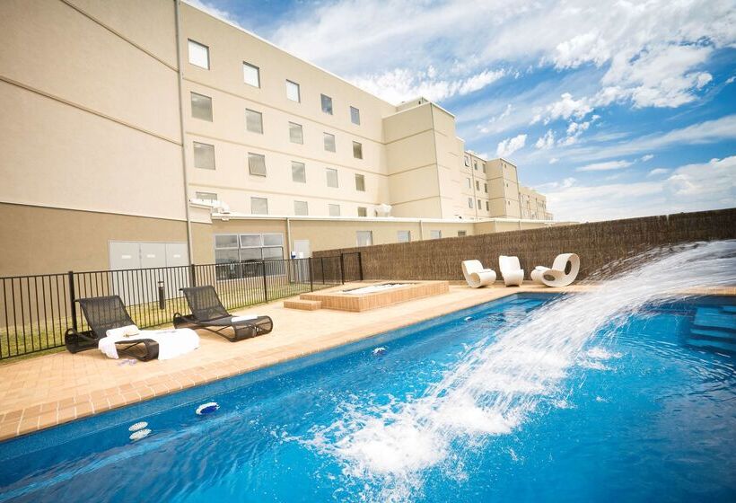 בית מלון כפרי Rydges Mount Panorama Bathurst