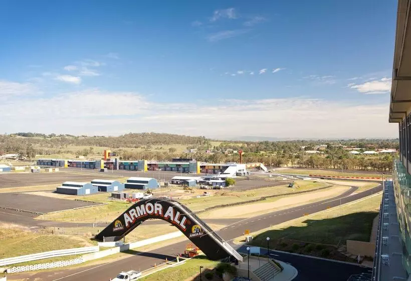 Отель Rydges Mount Panorama Bathurst