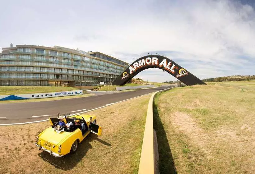 Отель Rydges Mount Panorama Bathurst